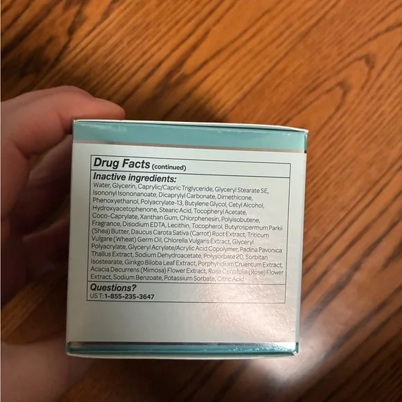 ELEMIS - Pro-Collagen Anti Aging Marine Cream SPF 30
1oz exp 04/28 - Picture 4 of 8